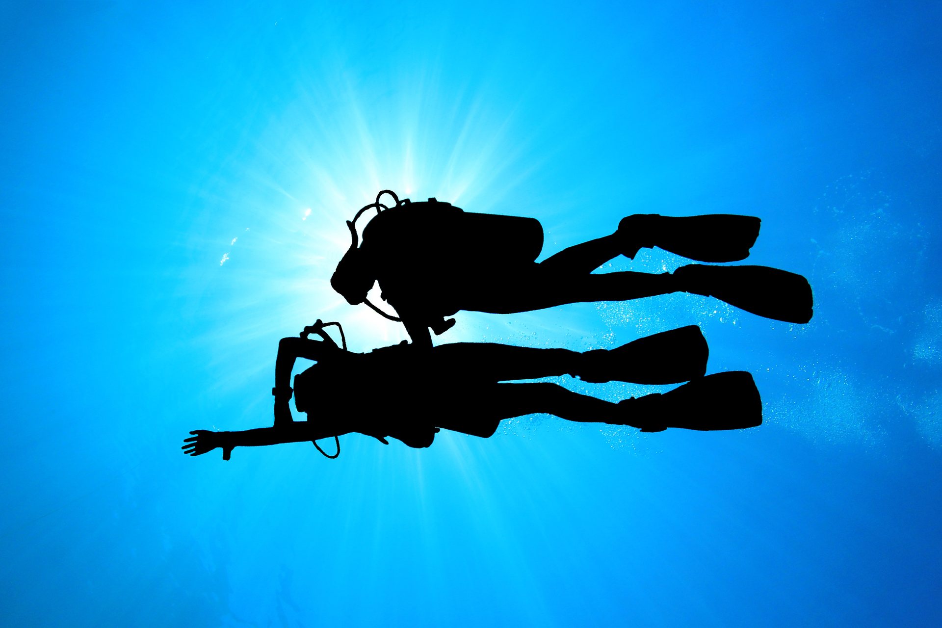 Student diver continuing their training with an instructor